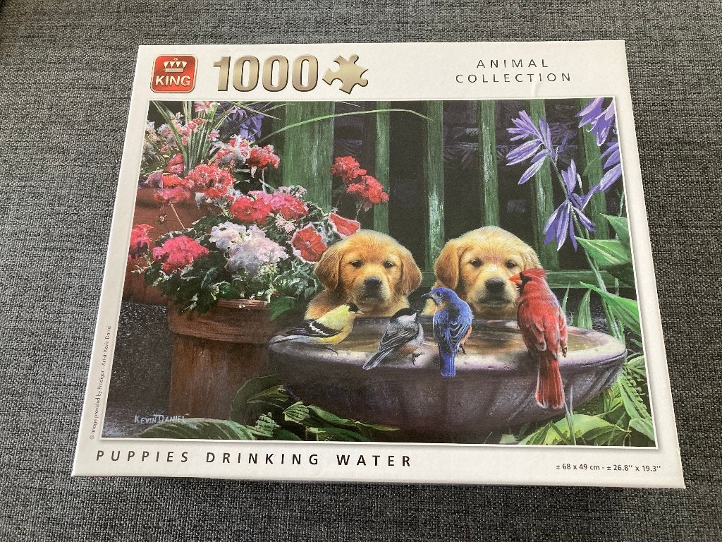 Puzzel 'Puppies drinking water', merk: King, 1000 stukjes, Ophalen of Verzenden, 500 t/m 1500 stukjes, Zo goed als nieuw, Puzzelboek