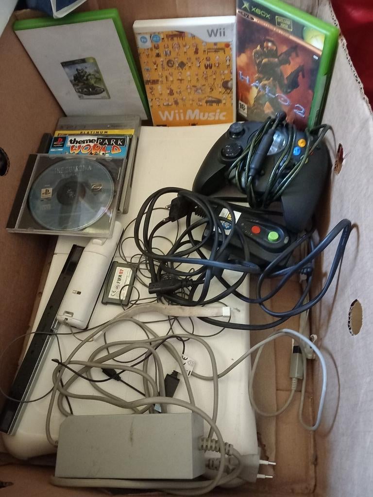 Doos met nintendo en Xbox dingen / alles samen -> 25€, Games en Spelcomputers, Spelcomputers | Nintendo Consoles | Accessoires