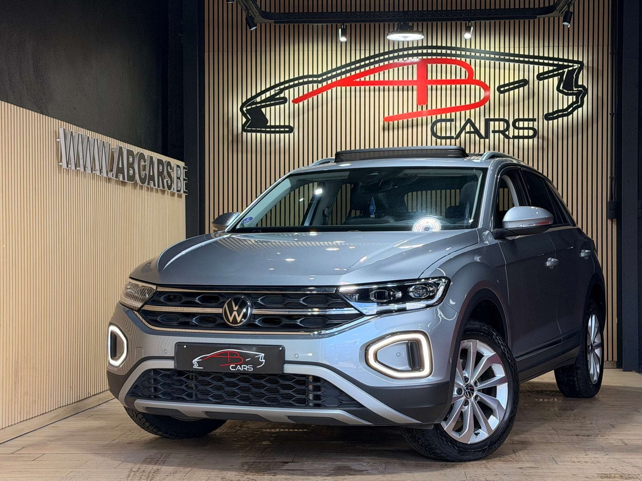 Volkswagen T-Roc T-Roc 1.0 TSI R * SPORT Line * GARANTIE 12, Argent ou Gris, Entreprise, Boîte manuelle, Alcantara