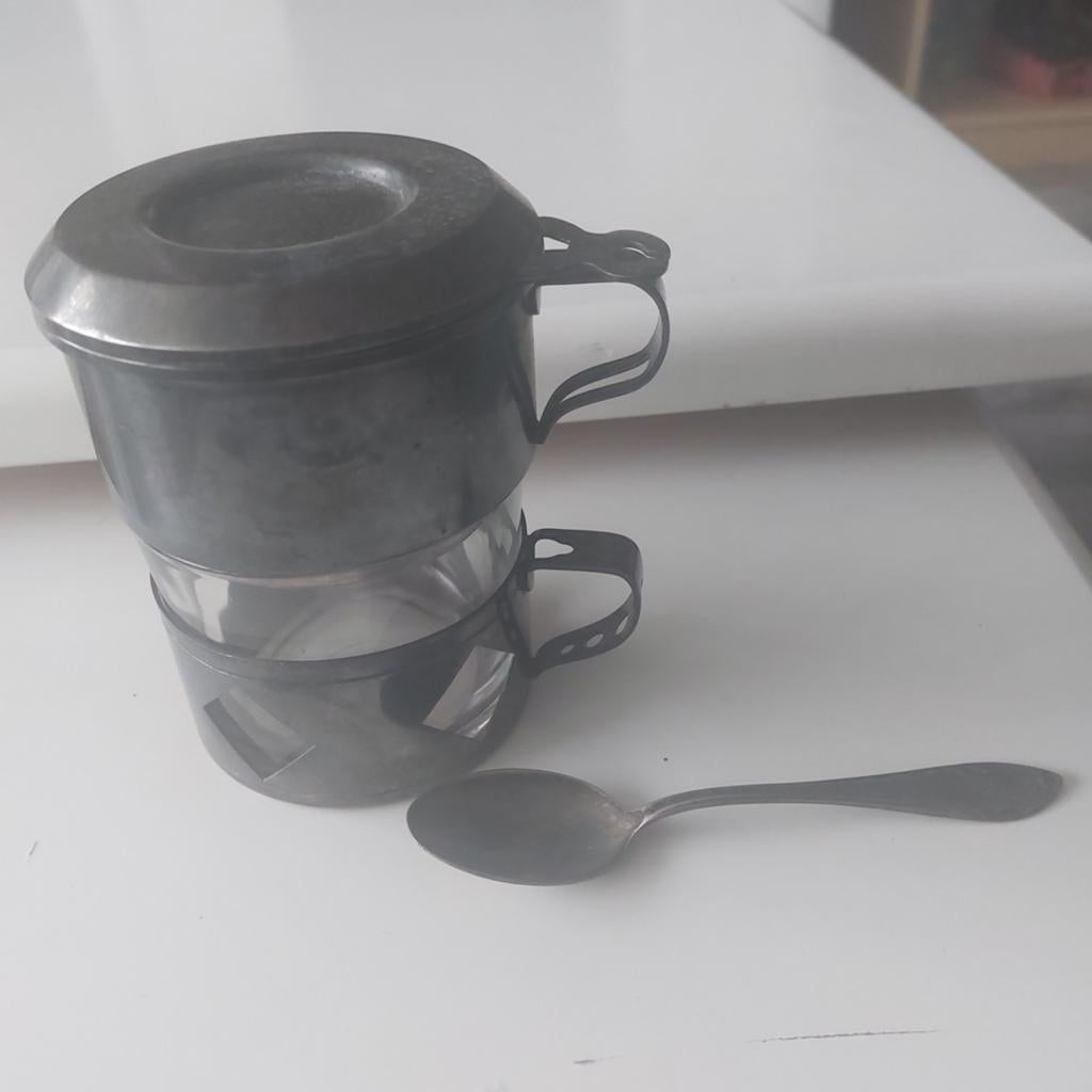 Ensemble de filtres à café en verre avec cuillère en argent., Enlèvement