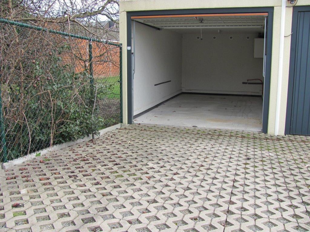 Garage / garagebox met extra parkeerplaats - Merchtem