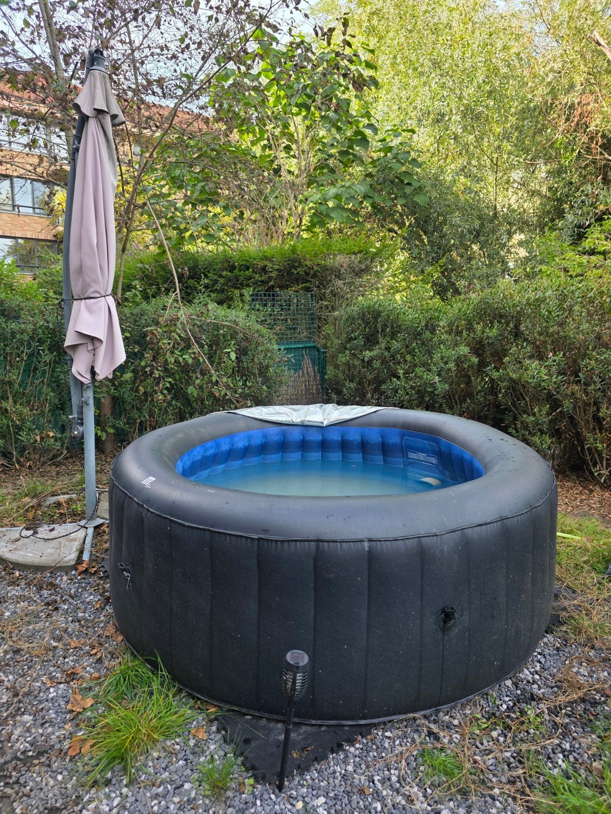 Inflatable Hot Tub MSpa Bergen – 4 Person, Jardin & Terrasse, Enlèvement, Utilisé, Couverture, Gonflable