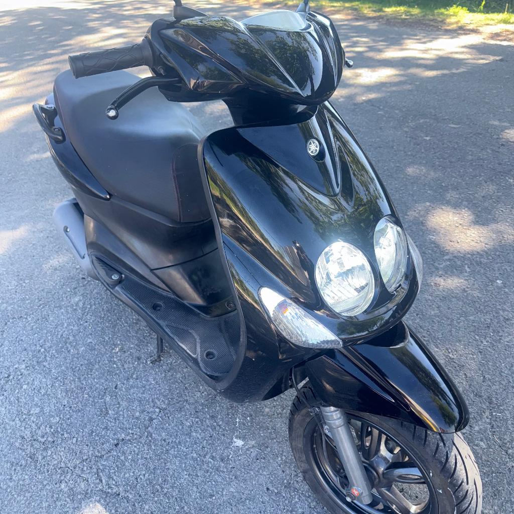 Yamaha en très bon état, beau et bon, Vélos & Vélomoteurs, Scooters | Yamaha, Enlèvement ou Envoi, Utilisé, Classe A (25 km/h)
