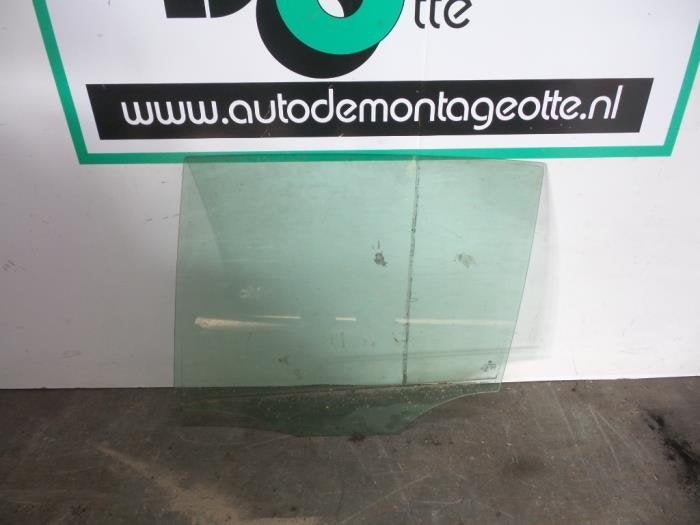 Vitre portière 4portes arrière gauche d'un Volkswagen Golf, Autos : Pièces & Accessoires, -, Utilisé, -, -