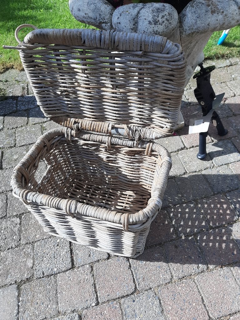 Middenstandard  nieuw en een rietenmand., Fietsen en Brommers, Frame, Gebruikt, Kinderfiets, Staal