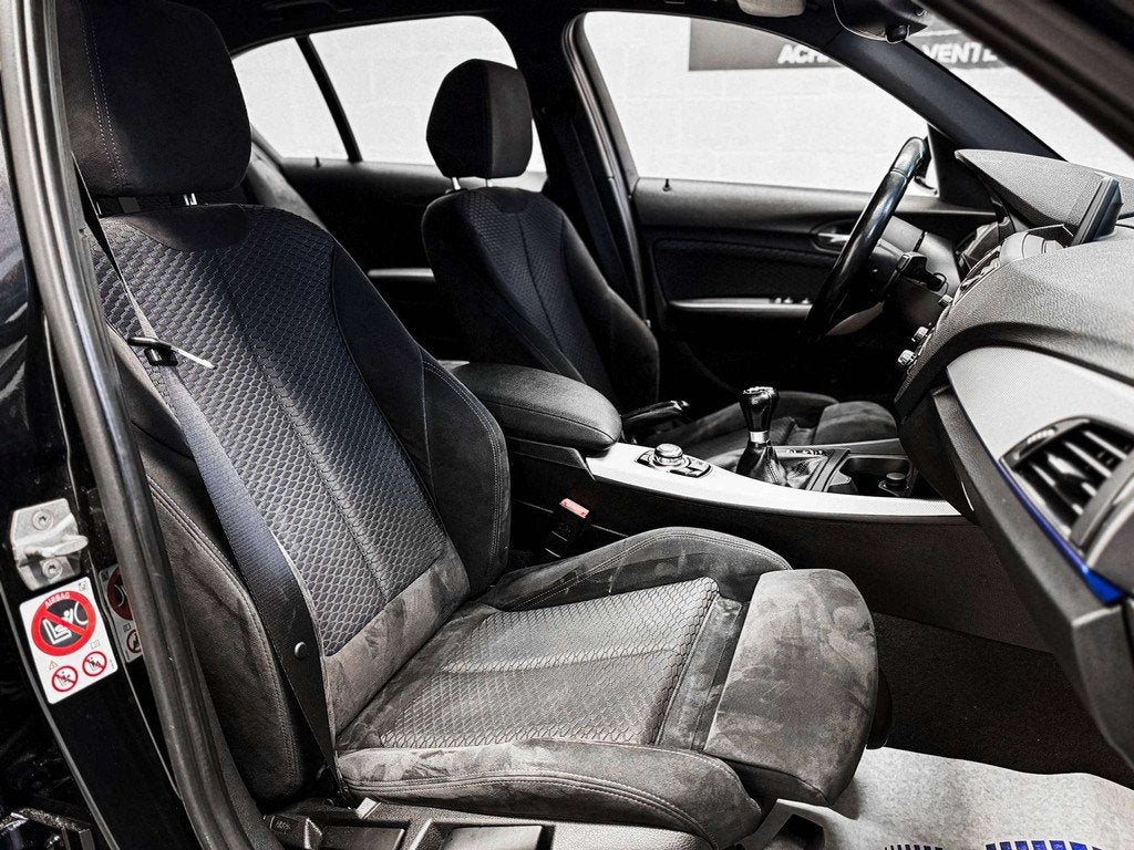 BMW 1 Serie 116 116 d Pack M, Full Black Euro 6b, Garantie 1, Voorwielaandrijving, 1 Reeks, Gebruikt, Euro 6