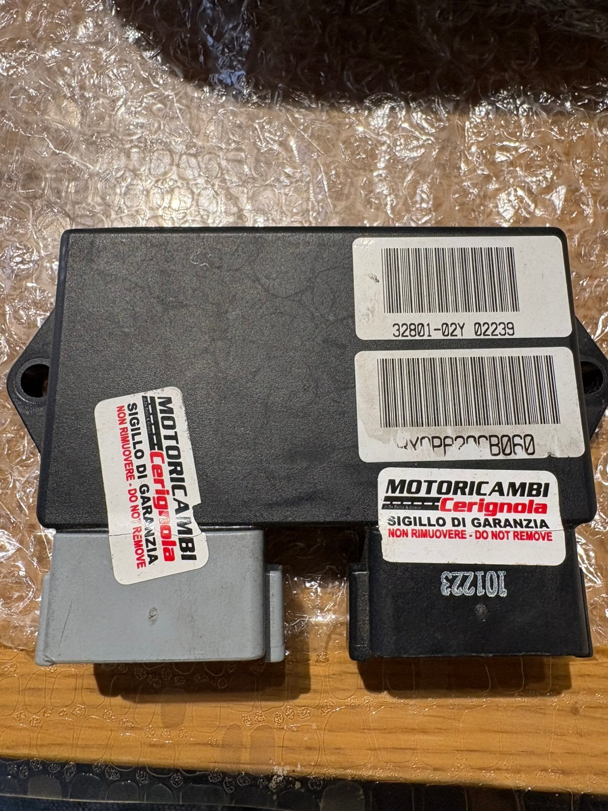 Boitier race buell xb9s premier modele 2003-2004 et compteur, Particulier