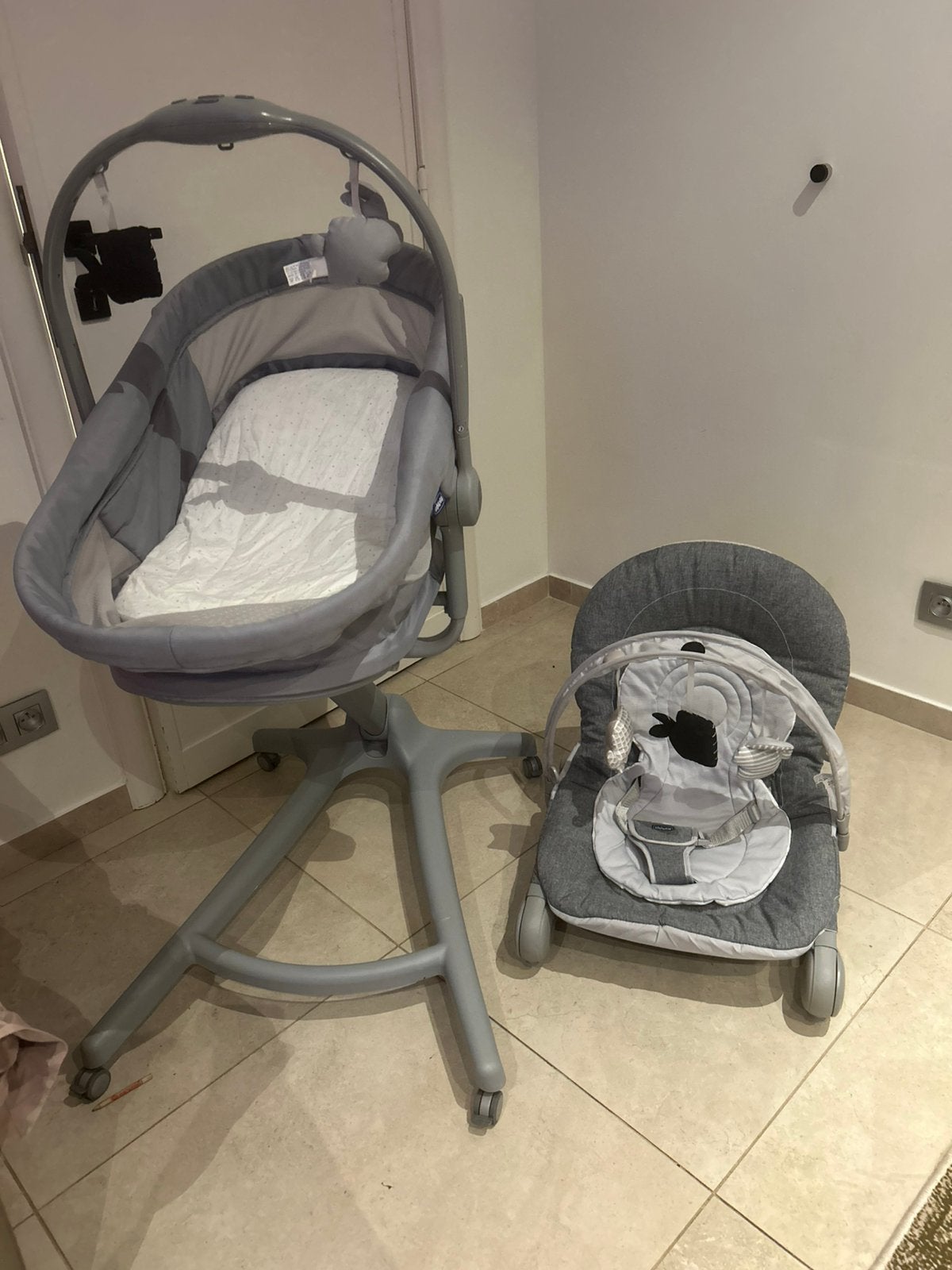 Chicco Hugo 4-in-1 en babywipstoeltje., Enlèvement ou Envoi, Comme neuf