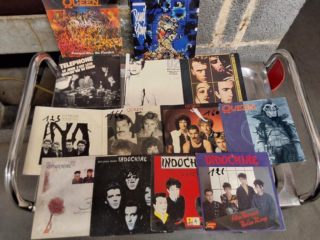 Lot ancien 45 tours,indochine ,queen et etc, CD & DVD, Enlèvement ou Envoi