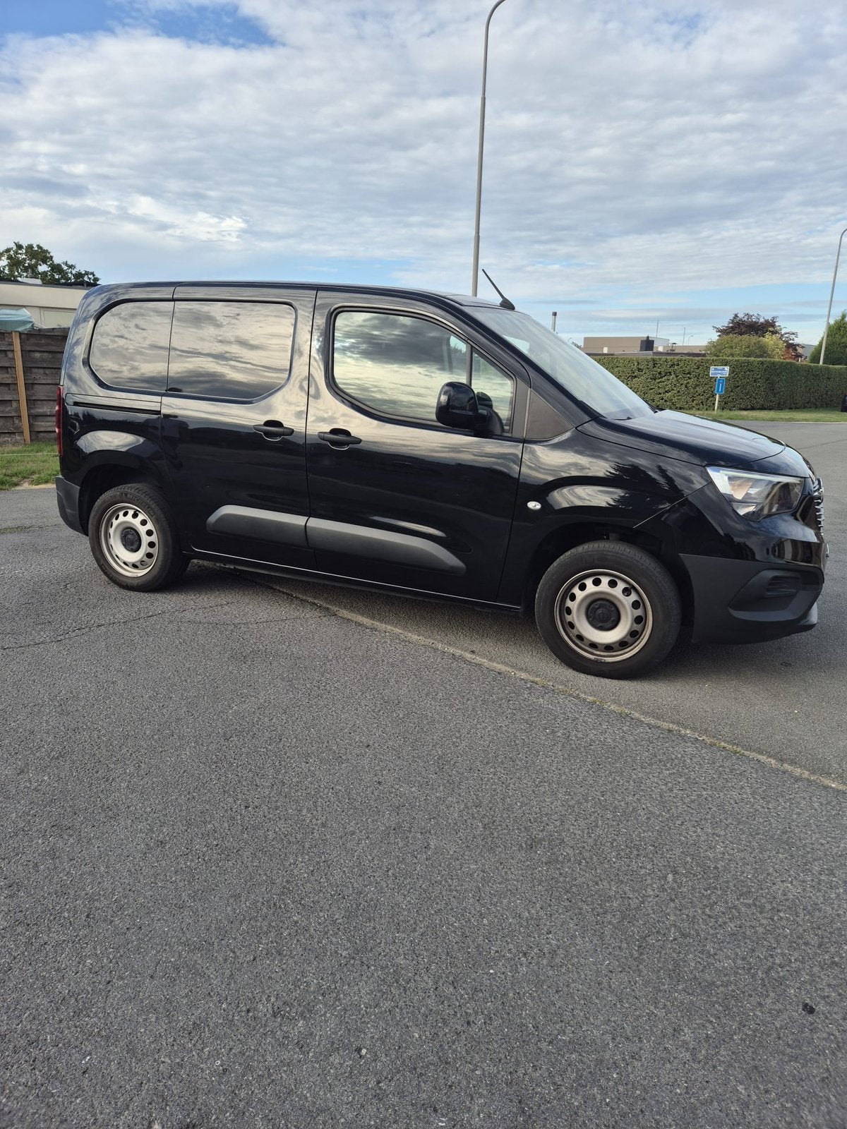 Opel Combo 2021 zwart, 4 deurs, Stof, Zwart, Bluetooth