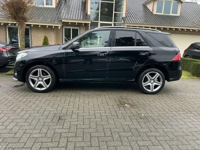 Mercedes-Benz GLE-klasse 250 d 4MATIC AMG LINE PANORAMADAK C, Auto's, Mercedes-Benz, Automaat, Gebruikt, GLE, Zwart