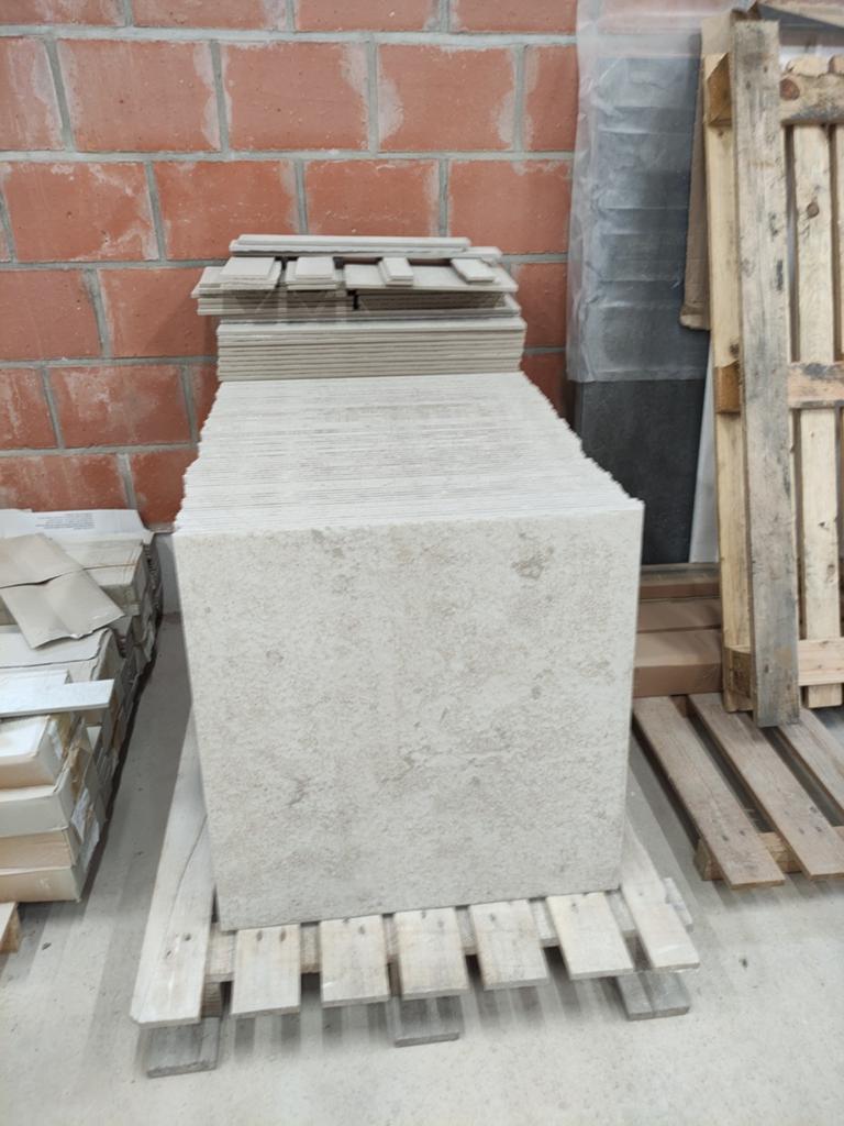 Keramische tegels 60x60 36m² nieuw castel stone beige tinten, Ophalen