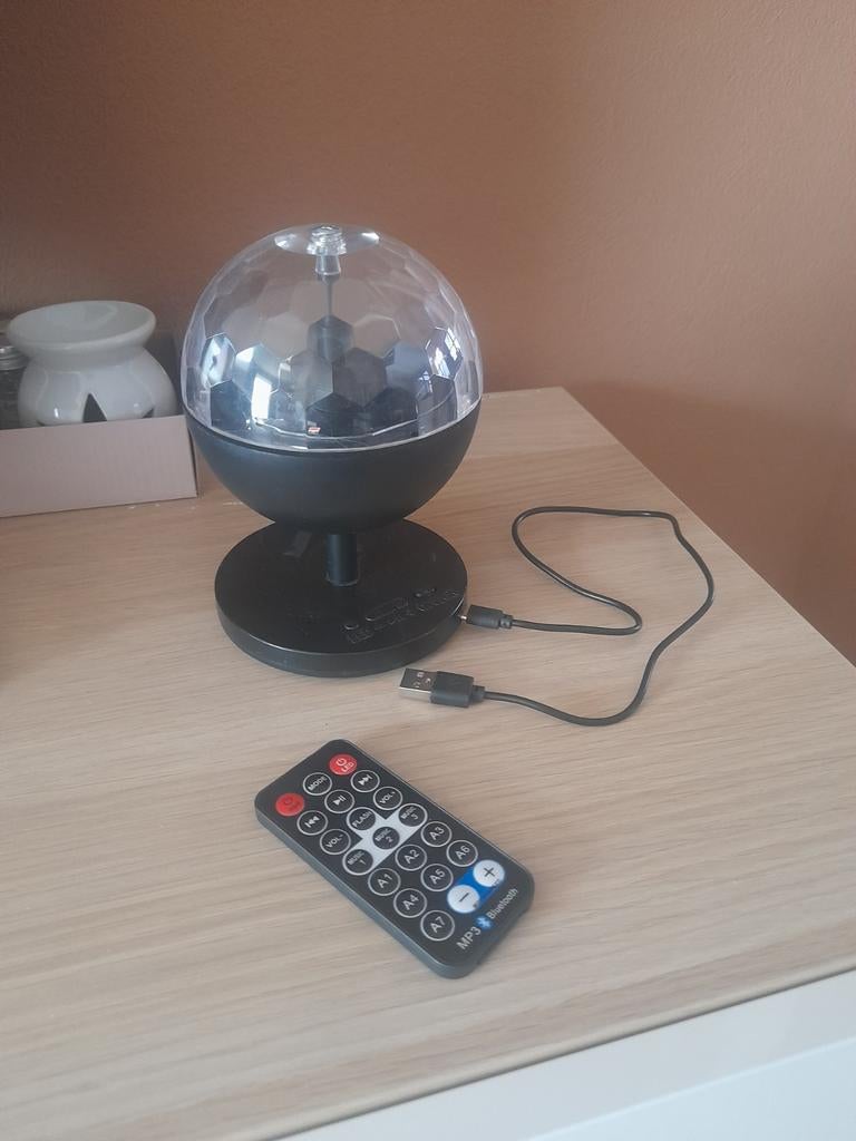 Boule disco LED avec télécommande, Enlèvement, Comme neuf, Boule à facettes, Couleur