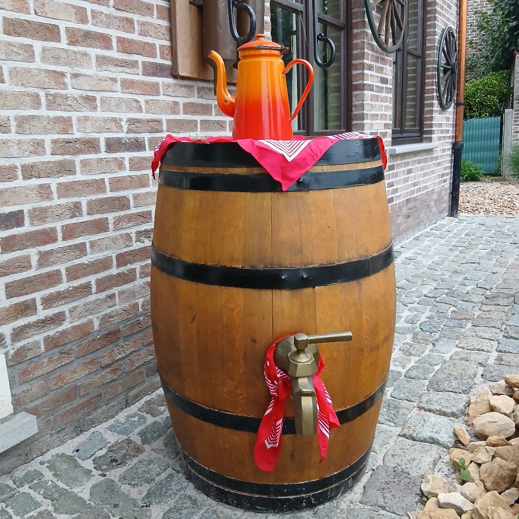 regenton & eiken regenton & tuinbeeld, Tuin en Terras, Ophalen, Met kraantje, 150 liter of meer, Zo goed als nieuw