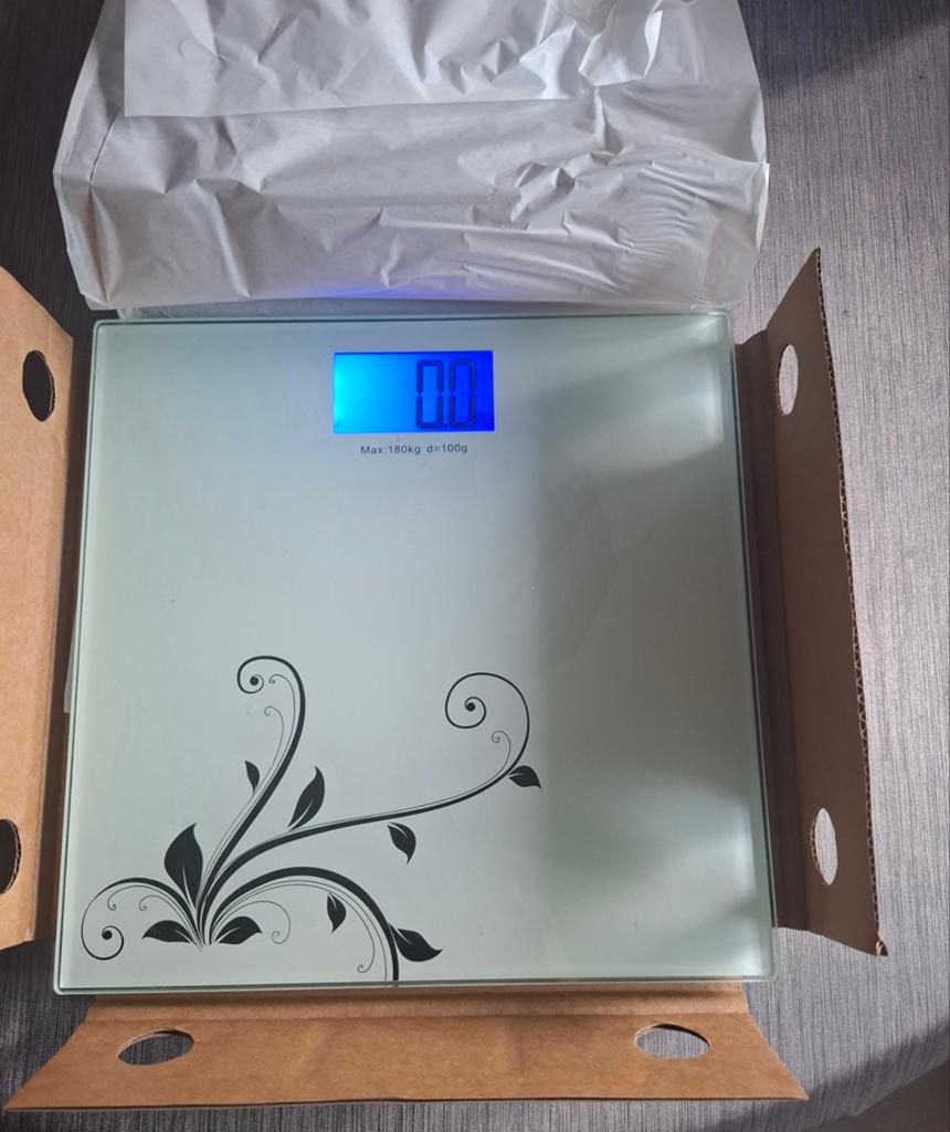 Personenweegschaal met batteri
Zo goed als nieuw, Elektronische apparatuur, Weegschalen, Ophalen, Personenweegschaal