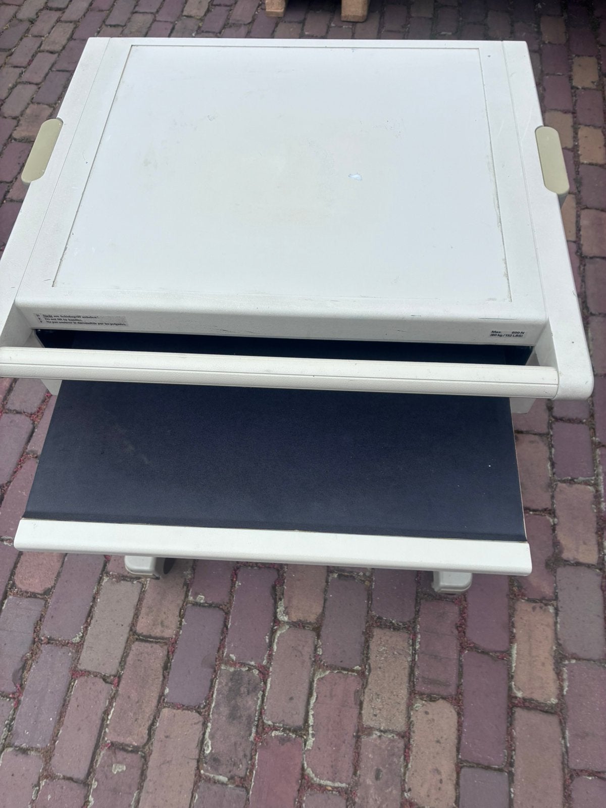 Pc of elektonica hobby tafeltje op wielen., Ophalen, Gebruikt