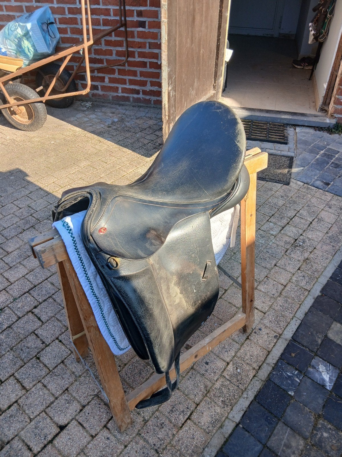 Dressuurzadel 18inch, Dieren en Toebehoren