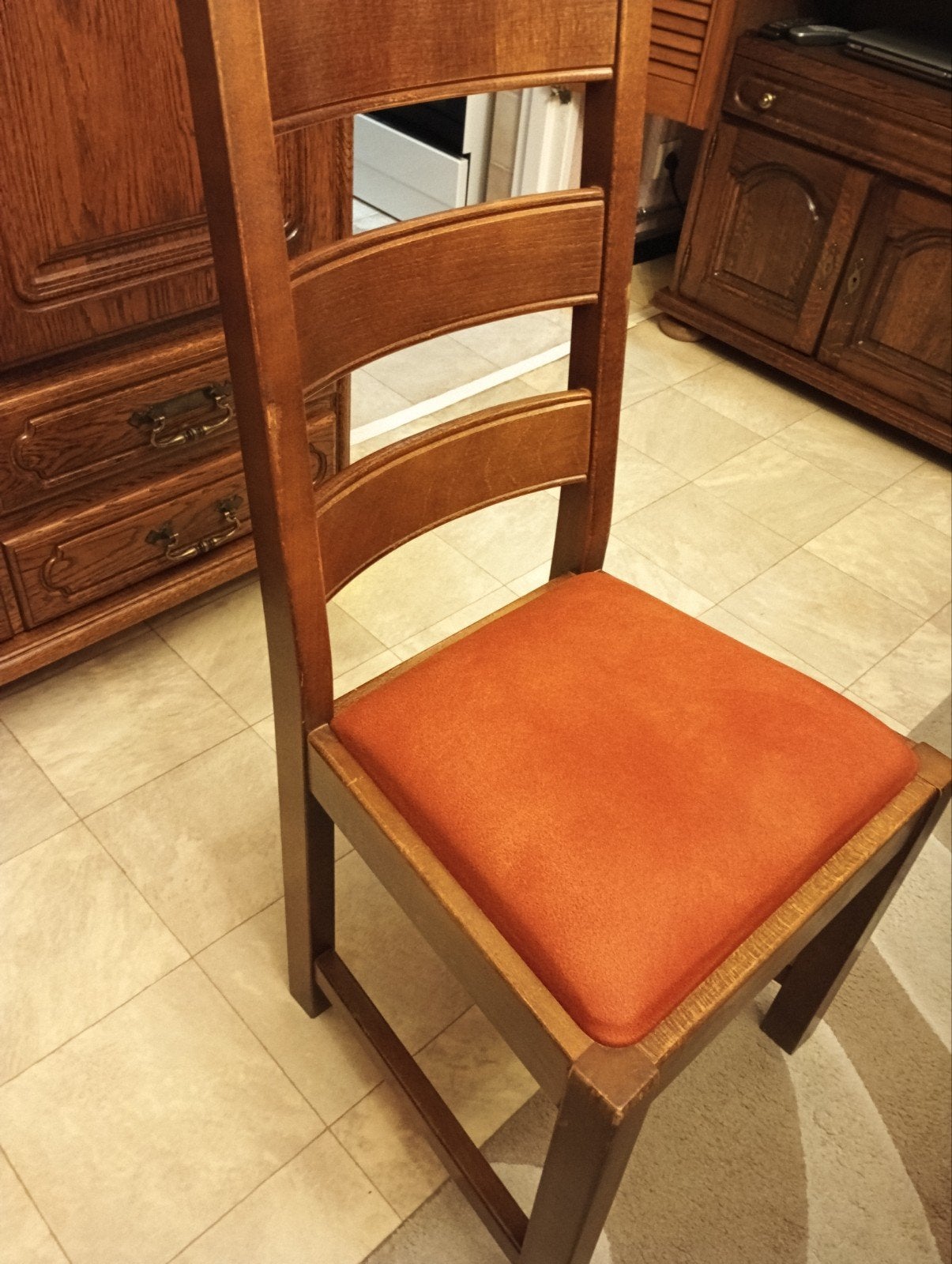 6 chaises, Enlèvement