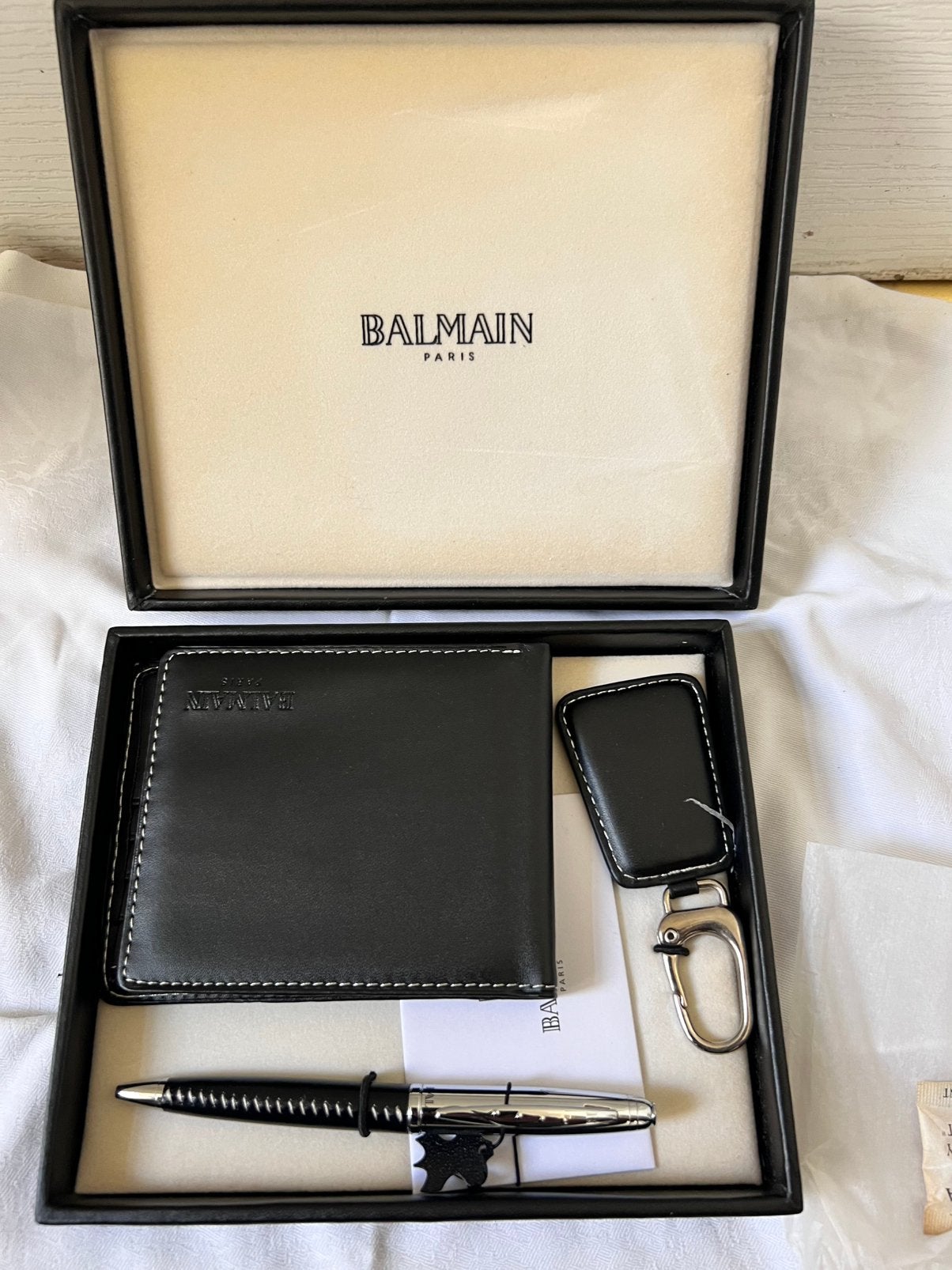 BALMAIN PORTEFEUILLE BIC PORTE CLEF, Enlèvement ou Envoi, Comme neuf