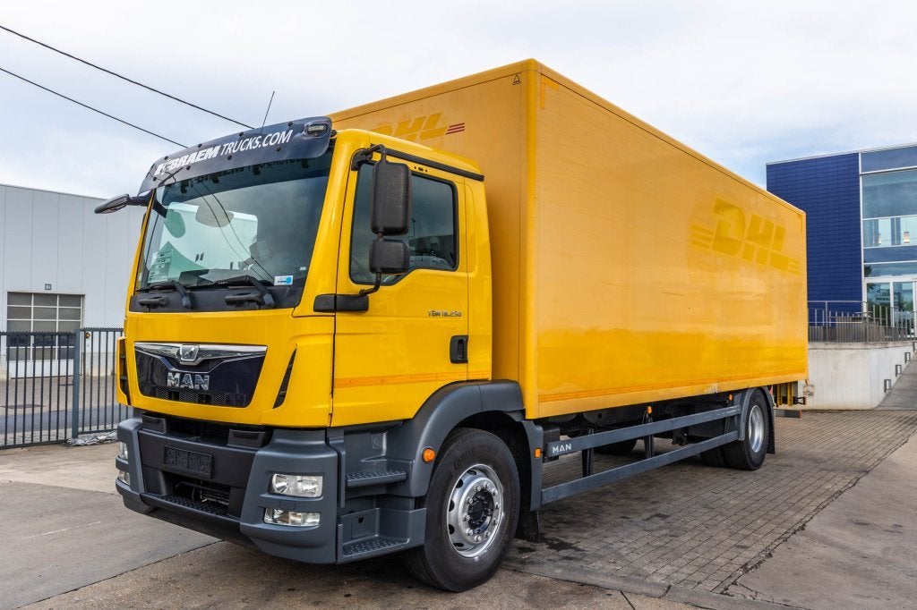 MAN TGM 18.250 BL + DHOLLANDIA 2T. (bj 2015), Automaat, MAN, Geel, Bedrijf