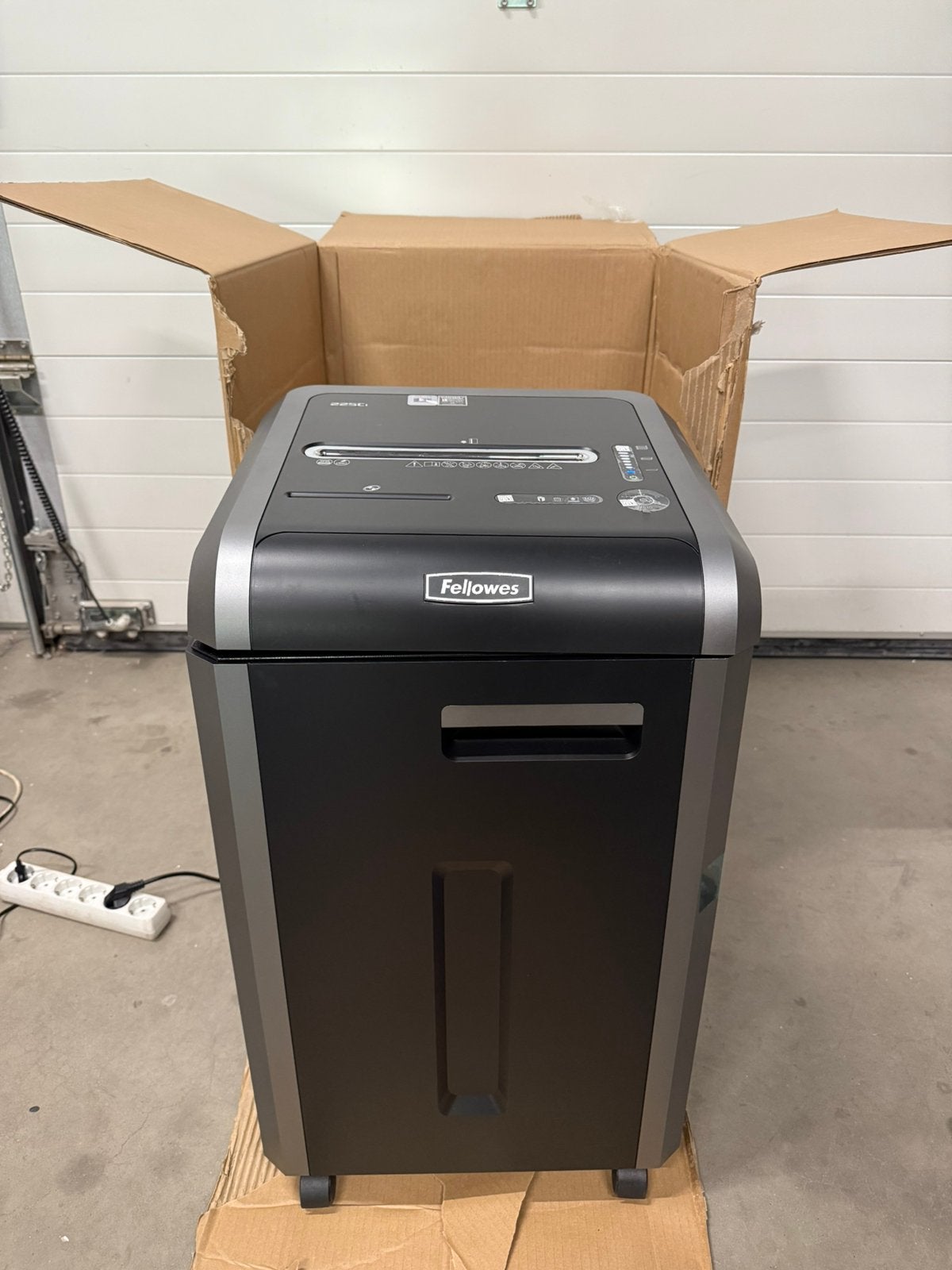 Fellowes Powershred 225Ci versnipperaar nieuw met schade, Enlèvement, Neuf