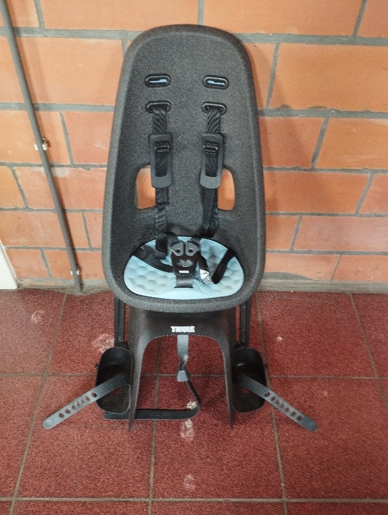 Fietsstoeltje Thule, Fietsen en Brommers, Ophalen, Gebruikt, Achterzitje, Voetsteuntjes