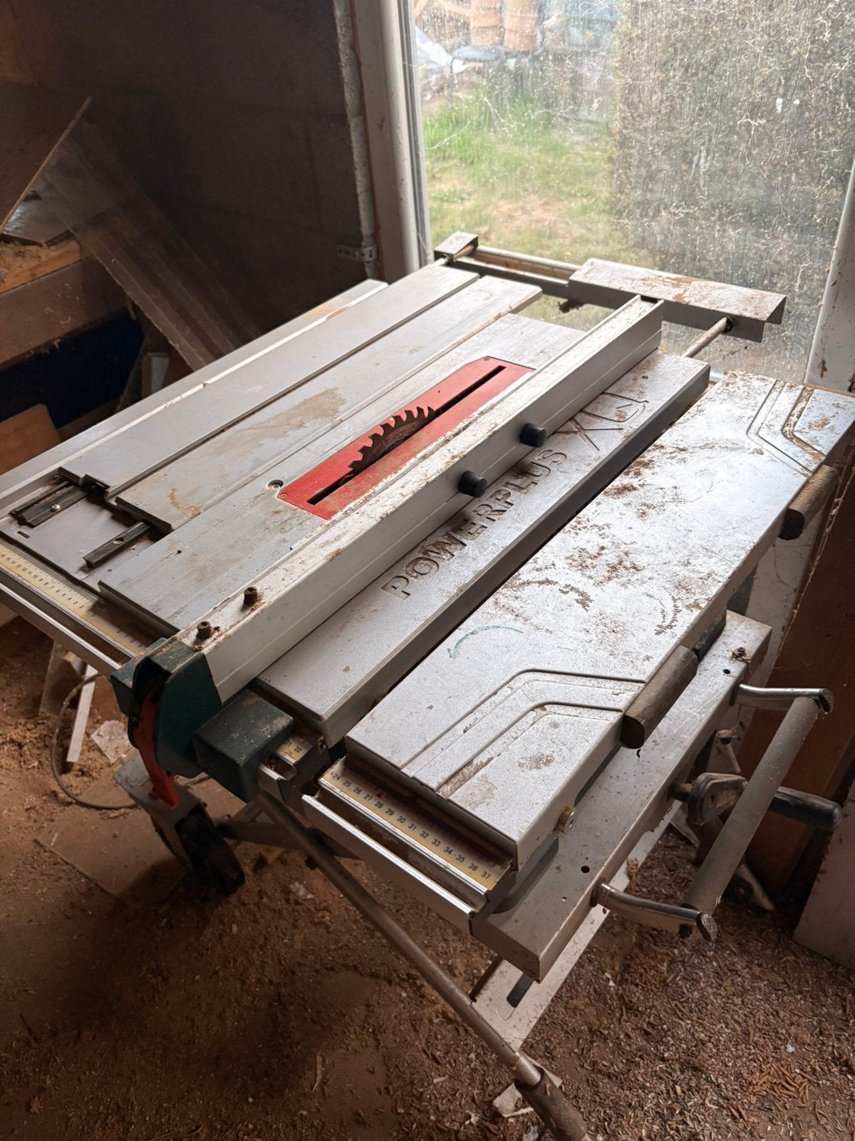 Powerplus xq 1800 watt tafelzaag, Bricolage & Construction, Outillage | Scies mécaniques, 1200 watts ou plus, 70 mm ou plus, Enlèvement