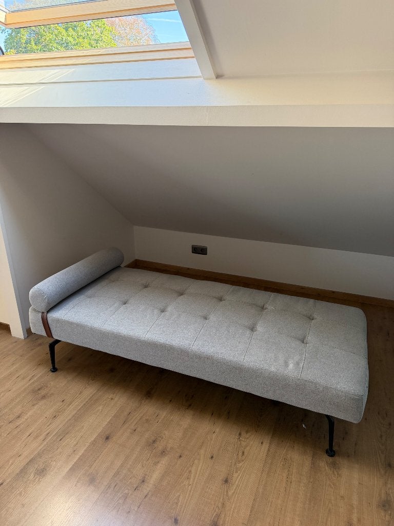 Ligbed met rond kussen, Huis en Inrichting, Ophalen, Nieuw, 190 cm of minder, Grijs