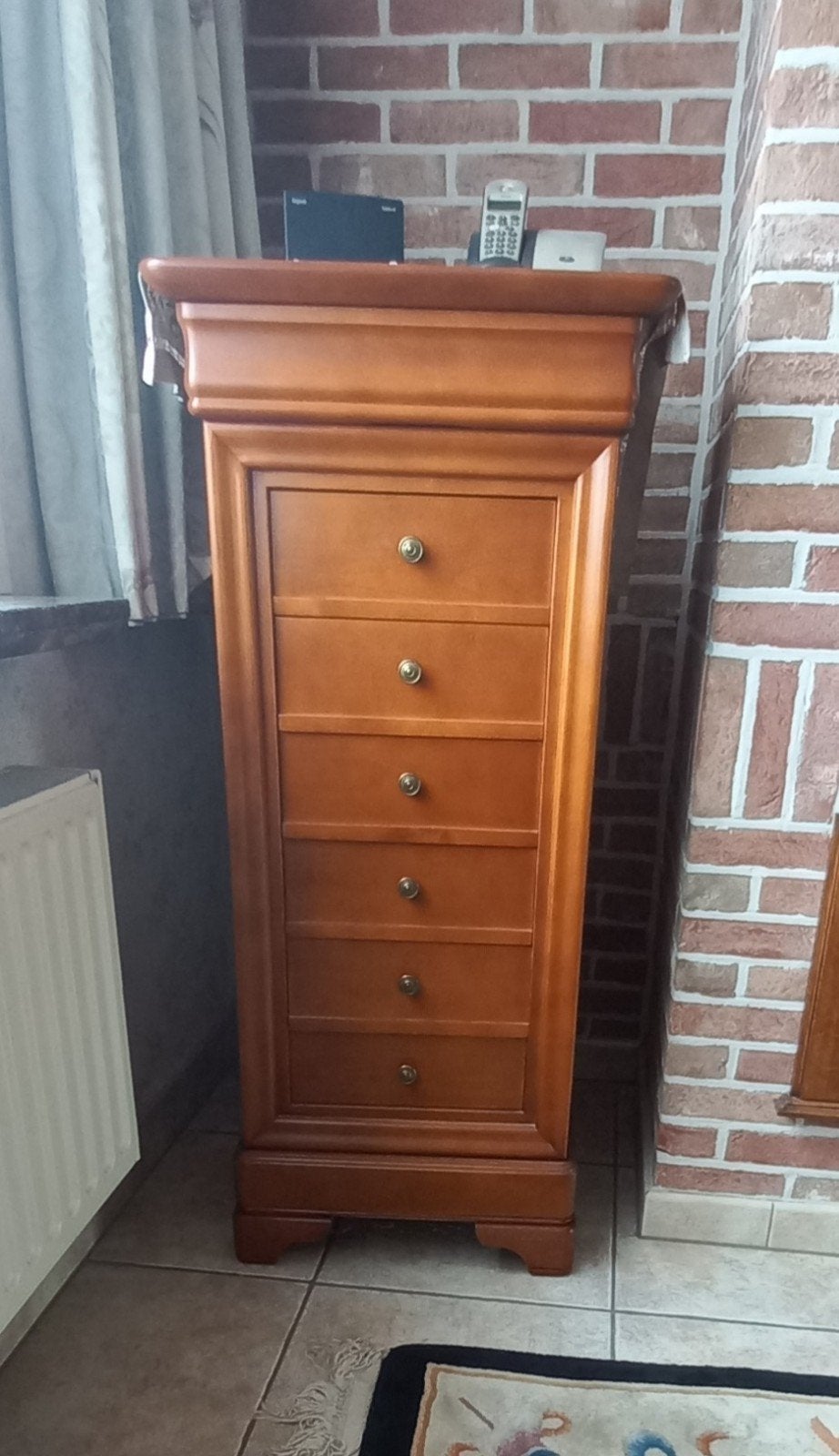 Klassieke smalle ladekast, Enlèvement