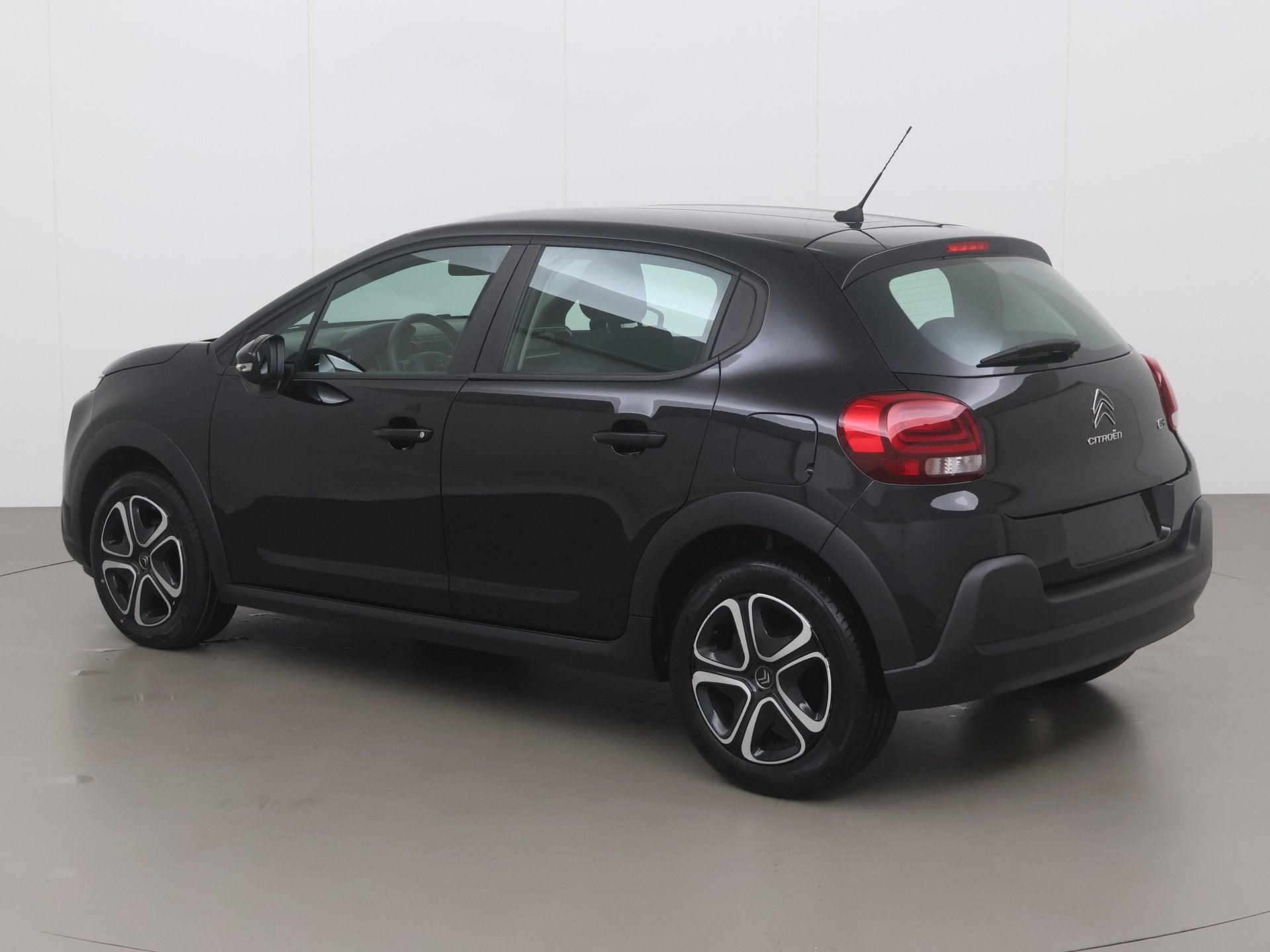 Citroen C3 puretech feel 83, Auto's, Citroën, Zwart, Bedrijf, Handgeschakeld, 5 deurs