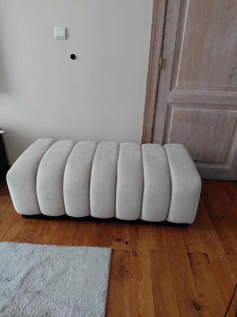 Pouff beige claire en parfaite état