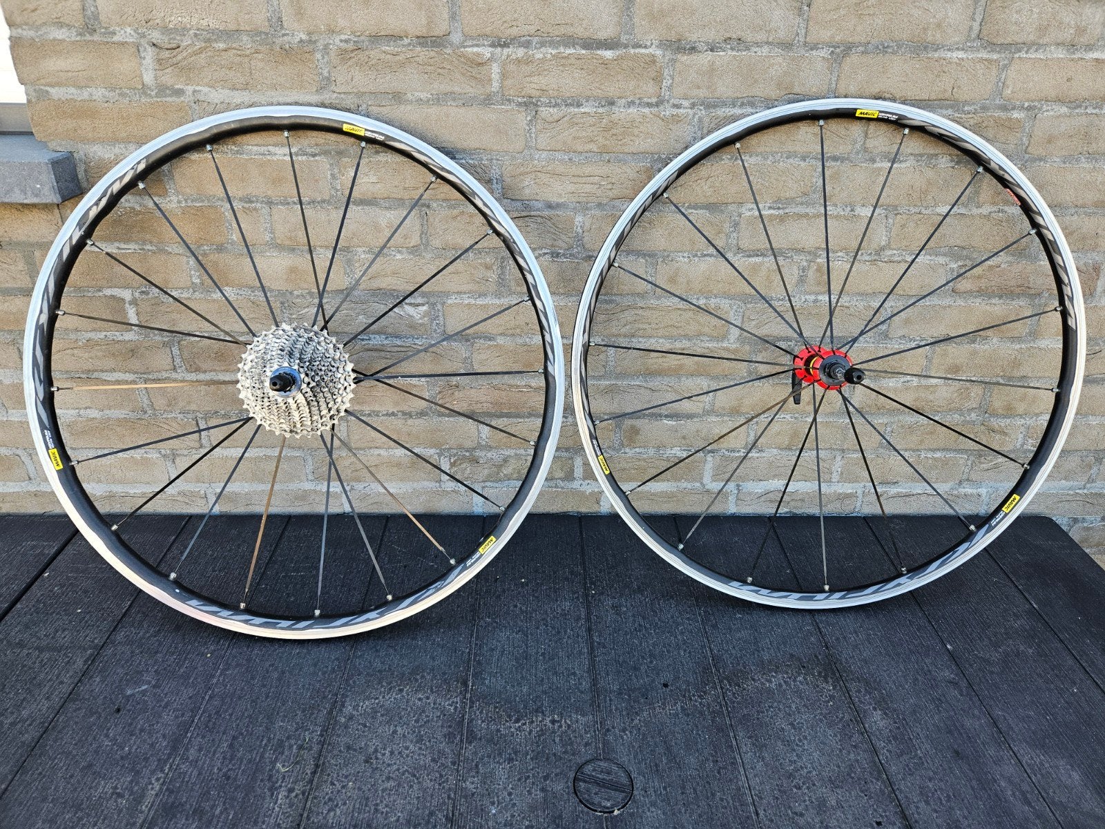 Mavic Ksyrium racefiets wielset.
​Type: Velgremmen
​Inclusie, Ophalen of Verzenden