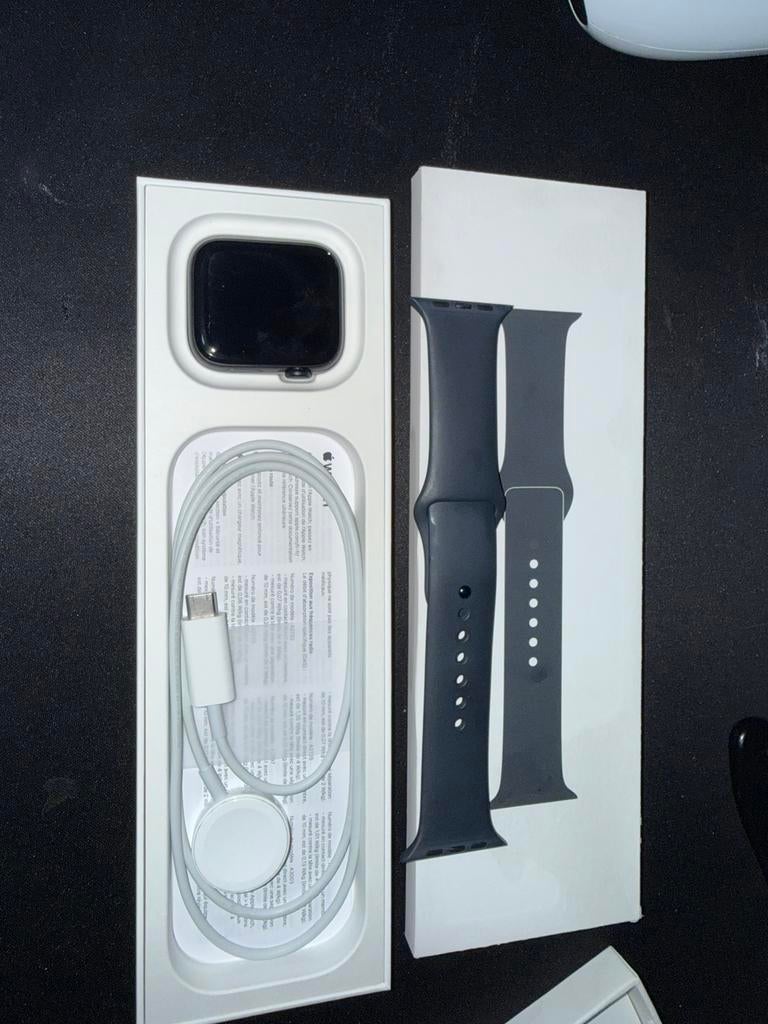 APPLE WATCH SE 44mm GPS 2026, Étanche, Enlèvement ou Envoi, IOS, Comme neuf
