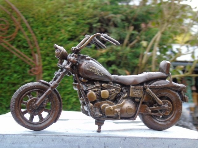 zeer realistisch bronzen motorbeeld, HARLEY DAVIDSON, Motoren, Motoren | Harley-Davidson, Bedrijf, Nieuw, Verzenden