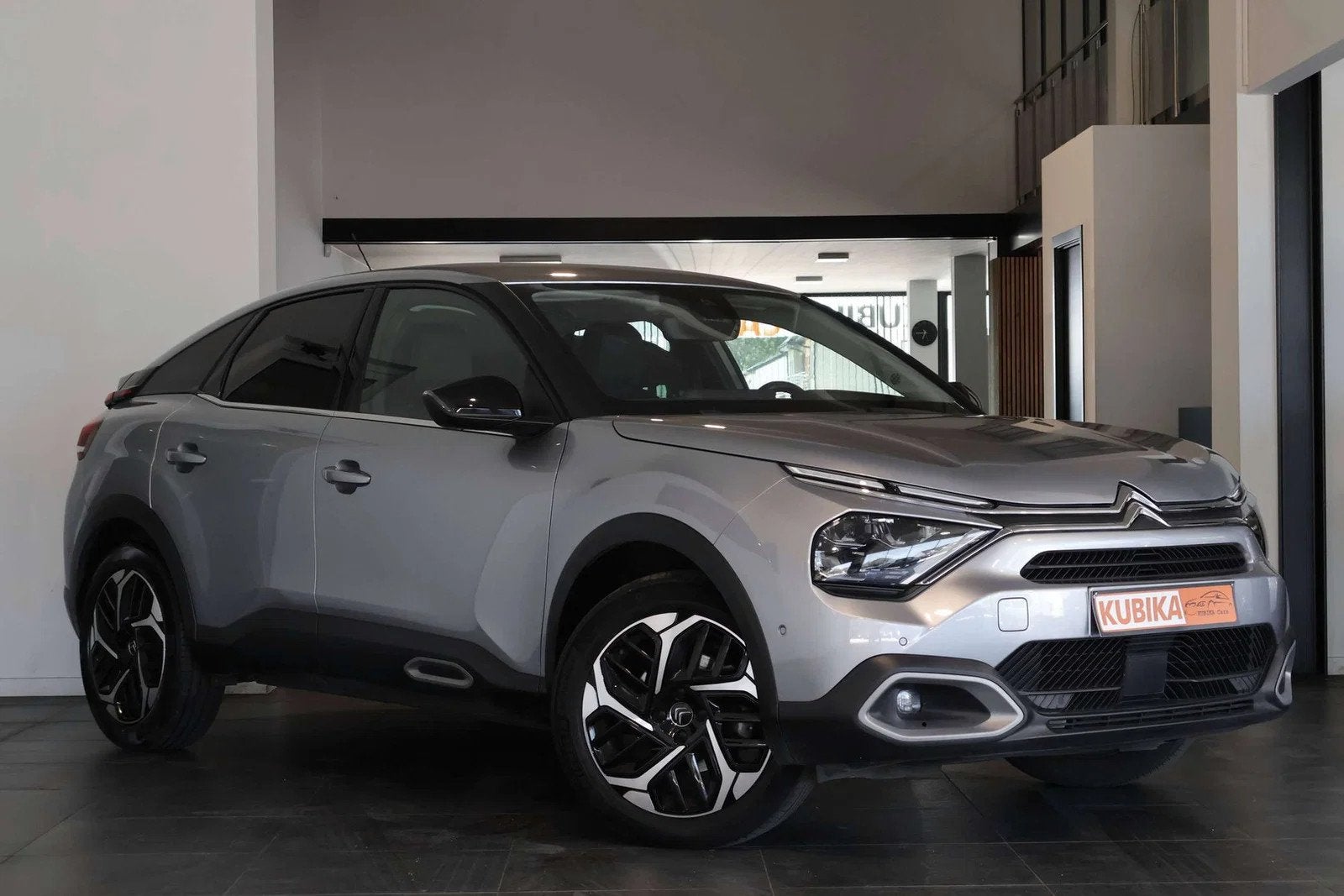Citroën C4 C4 1.2 PureTech Shine TrekH Camera ACC Garantie*, Autos, Cuir, Euro 6, Entreprise, https://public.car-pass.be/vhr/03a515fb-2caa-4b73-aaed-6500df069a57