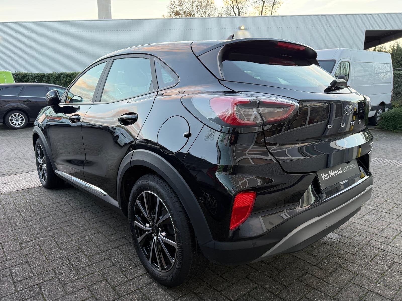 Ford Puma Titanium - Camera - Carplay, Stof, https://public.car-pass.be/vhr/d3b1d4ff-9592-4427-b36e-b90d70c4806f, Zwart, Bedrijf