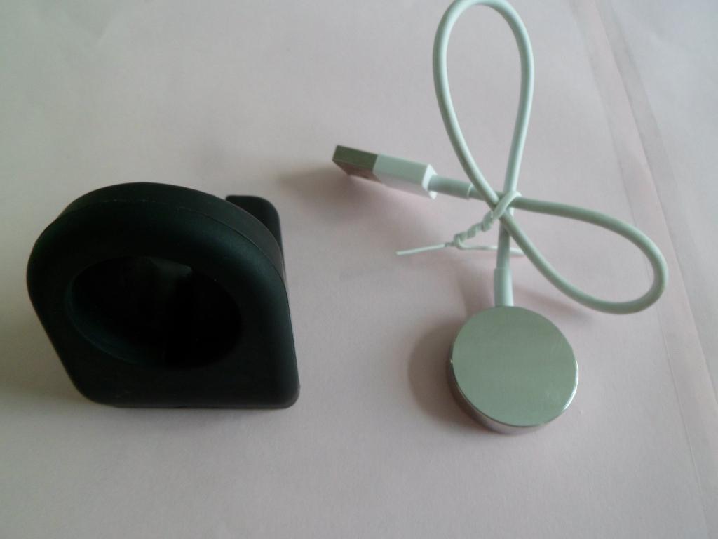 Wireless oplader Apple wit lengte: 0.25Meter USB A 2.0 A1570, Ophalen, Zo goed als nieuw