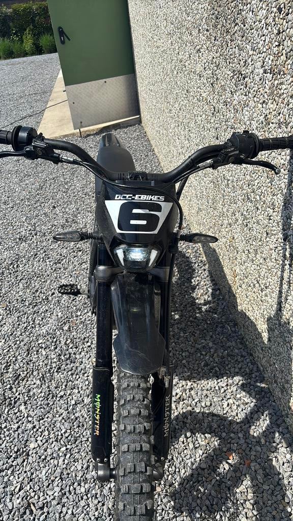 Surron lbx 2025 monster editie, Fietsen en Brommers, Ophalen, Zo goed als nieuw