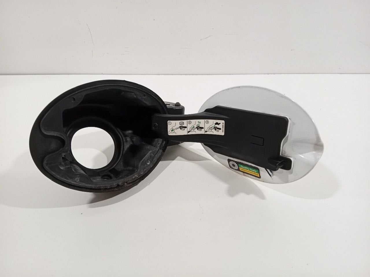 Tank klep Ford Transit Connect, Onderdelen@venauto.nl, Van der Ven Autorecycling B.V., Ettenseweg 76, 4706 PB Roosendaal, The Netherlands
