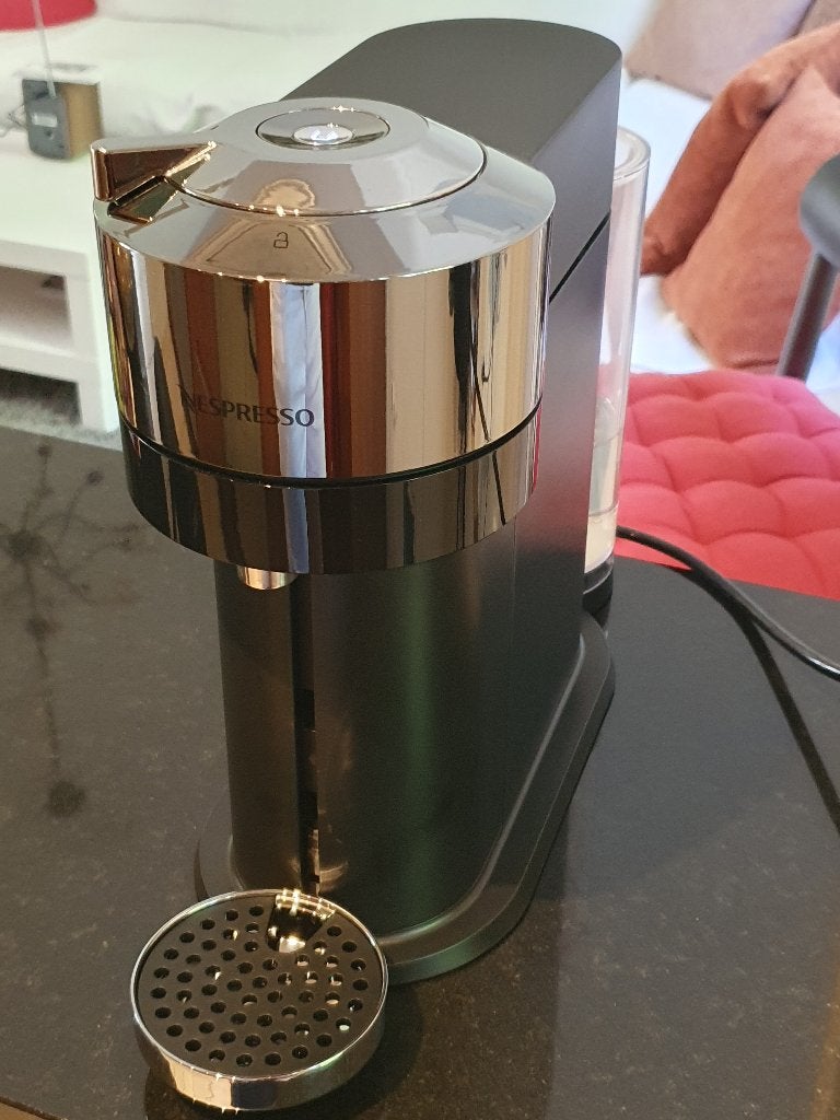 Machine à café magimix nespresso vertuo., Machine à espresso, Réservoir d'eau amovible, Dosettes et capsules de café, Comme neuf