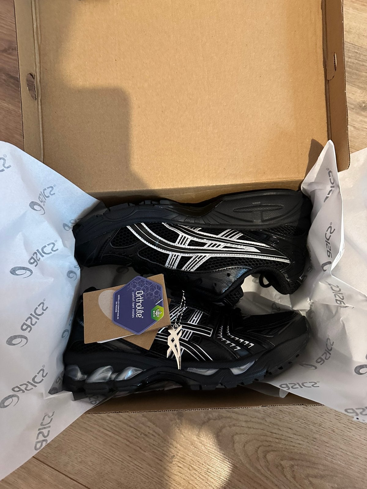 Asics gel kayano 14 40,5 42 43,5, Vêtements | Hommes, Chaussures, Enlèvement, Comme neuf