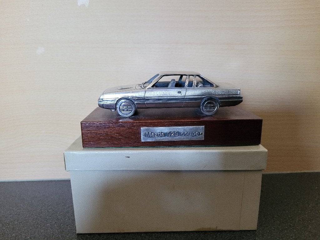 Mazda 929 Coupe, Enlèvement, Comme neuf, Voiture, Autres marques