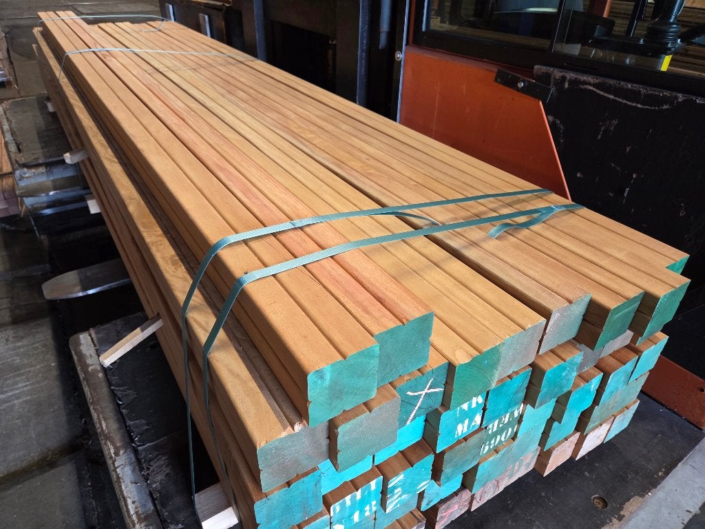 3 x lot de pieux Bilinga rabotés 2ème choix 90x90x>3300mm, Enlèvement ou Envoi, 250 cm ou plus, Poteaux, Bois dur