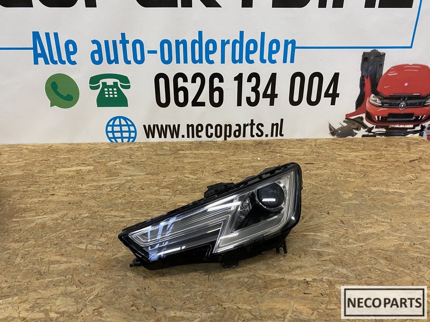 AUDI A4 B9 8W XENON LED KOPLAMP 8W0941005 LINKS ORIGINEEL, Gebruikt, -, -, -