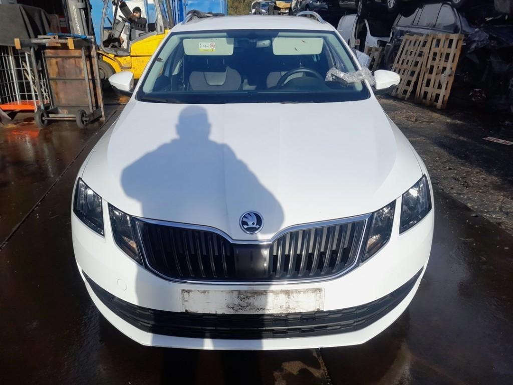 CLIMATISATION CONDENSEUR Octavia Combi (5EAC) (5WA816411A), Autos : Pièces & Accessoires, Utilisé, Skoda