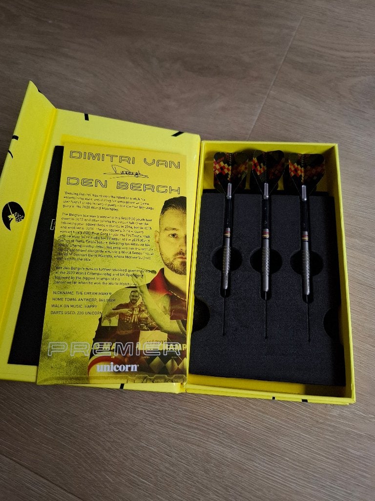 Unicorn Dimitri Van den Bergh 23 gram darts, Enlèvement ou Envoi, Comme neuf, Fléchettes