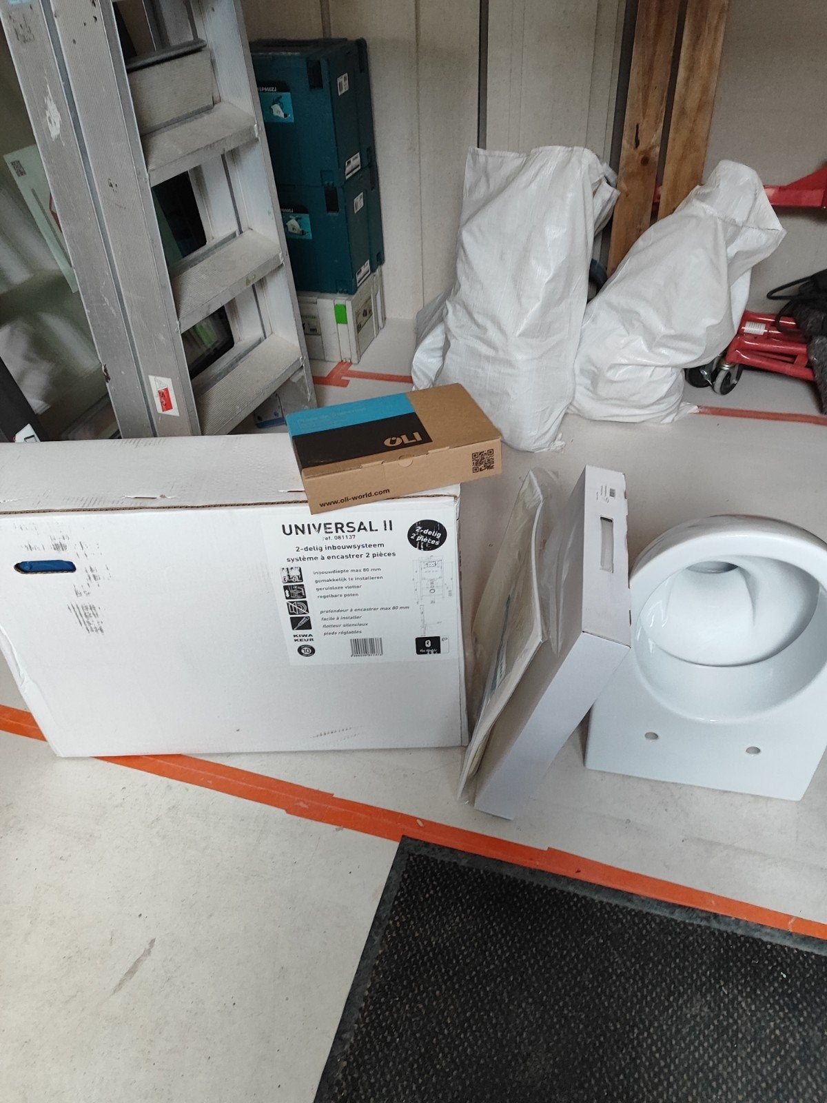 Hangtoilet, Ophalen, Nieuw