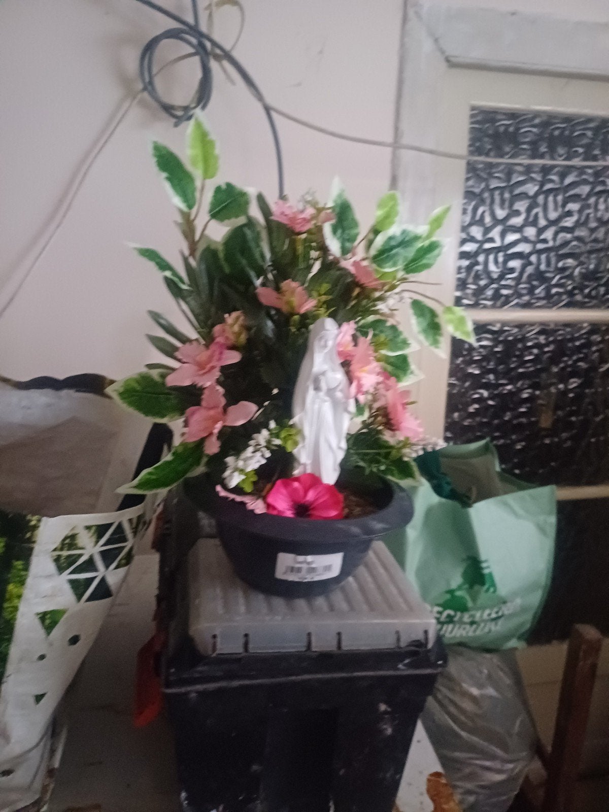 Fleur de tousin en sois, Enlèvement