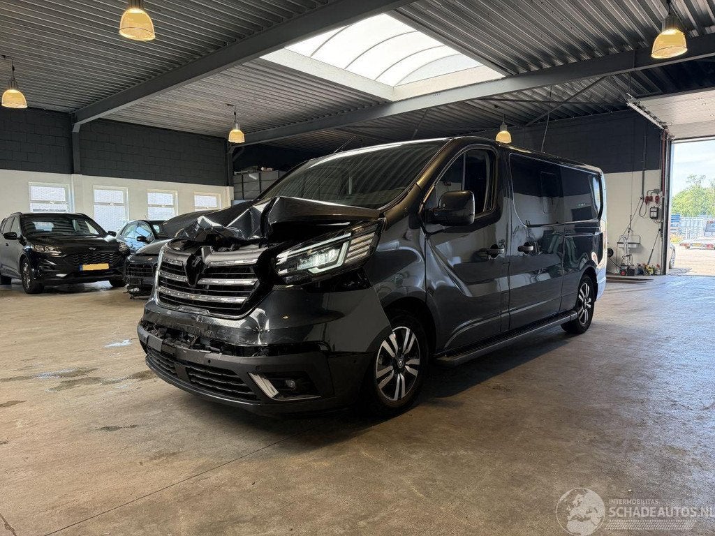 Renault Trafic 2.0 L2H1 Extra DC 36.000 NAP! (automatique), Autos : Divers, Voitures accidentées, Argent ou Gris, Renault Deutschland AG