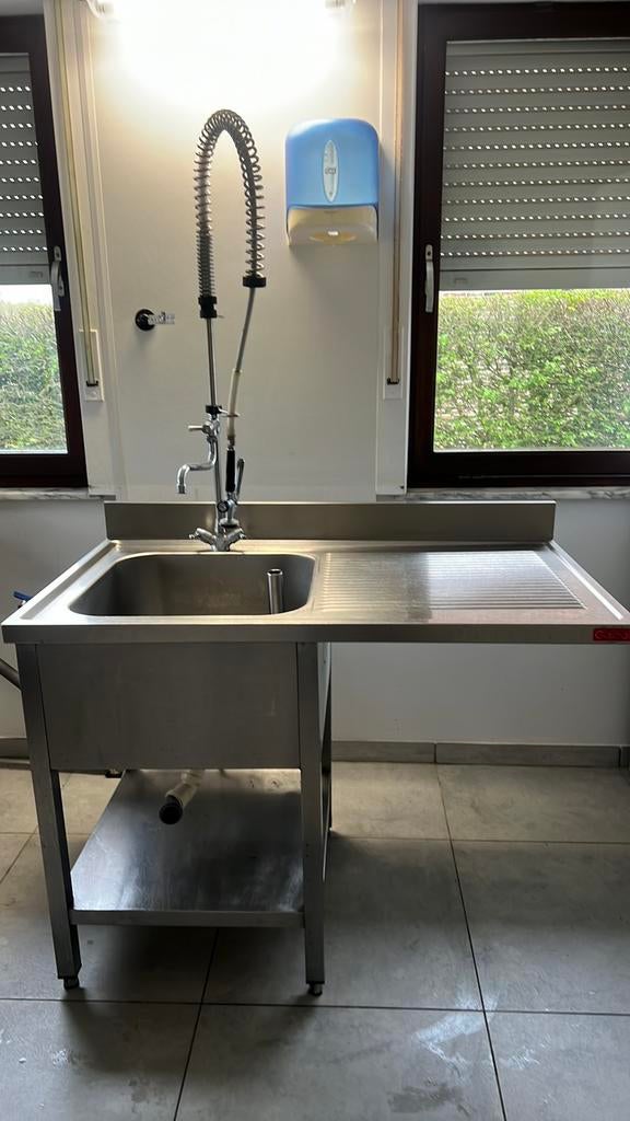 Inox spoeltafel met professionele kraan, Ophalen